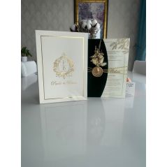 Wedding Invitation with Box and Velvet Fabric. With Flower and Seal Accessories. 14x20cm
