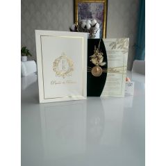 Invito a nozze in scatola e velluto. Biglietto trasparente con accessori fiore e sigillo. 14x20 cm